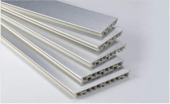 PVC Skirting Wrapped Waterproof Cladding MDF Skirting Board Untuk Gedung Perkantoran